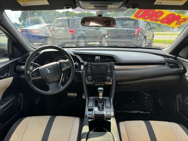 Photo of 2018 Gray Honda Civic