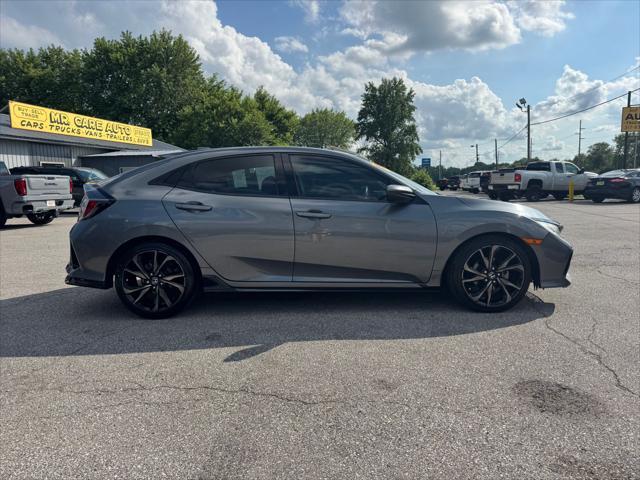 Photo of 2018 Gray Honda Civic