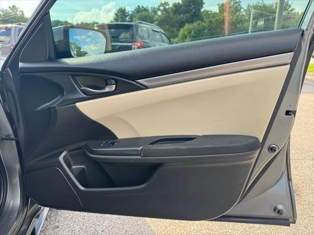 Photo of 2018 Gray Honda Civic