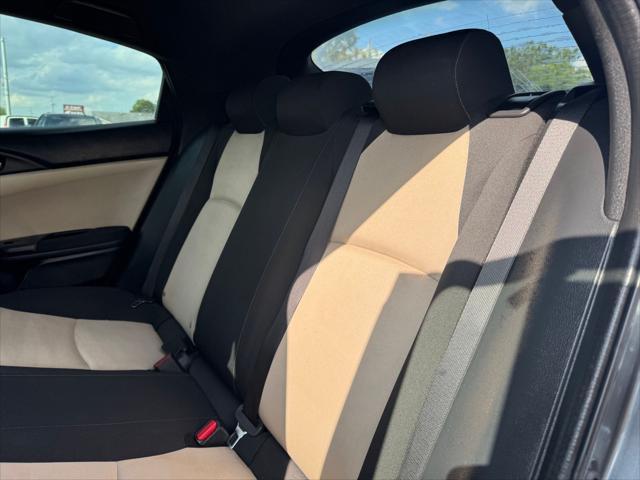 Photo of 2018 Gray Honda Civic