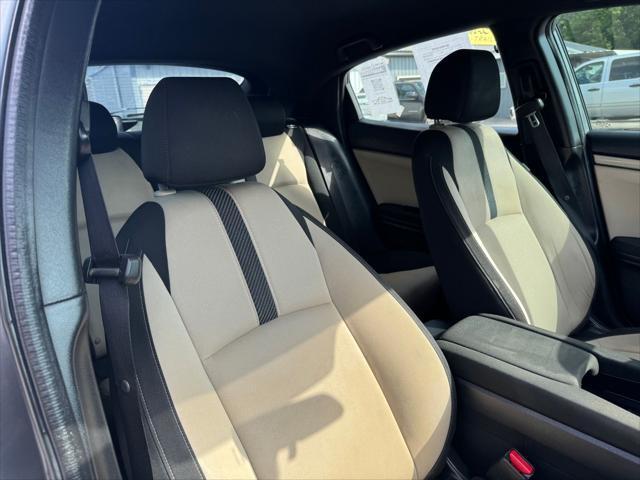 Photo of 2018 Gray Honda Civic