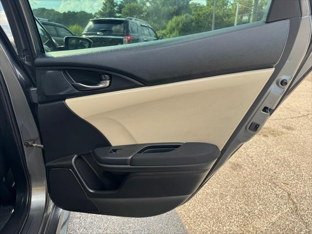 Photo of 2018 Gray Honda Civic