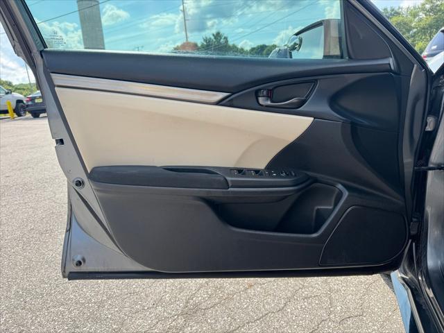 Photo of 2018 Gray Honda Civic