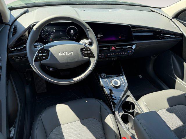 Photo of 2025 Cityscape Green Kia Niro EV