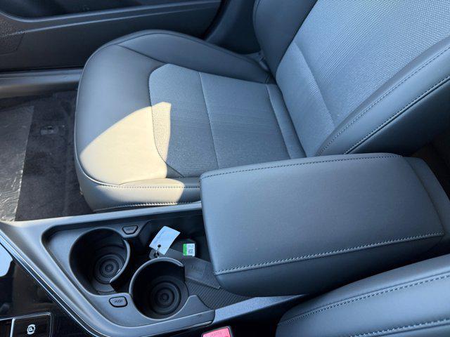 Photo of 2025 Cityscape Green Kia Niro EV