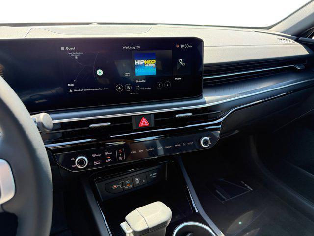 Photo of 2026 Snow White Pearl Kia K5