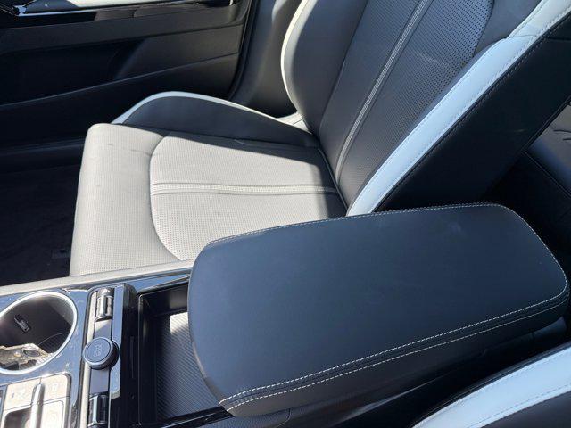 Photo of 2026 Snow White Pearl Kia K5