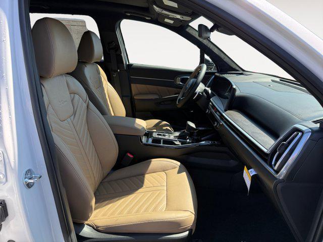 Photo of 2025 Glacial White Pearl Kia Sorento