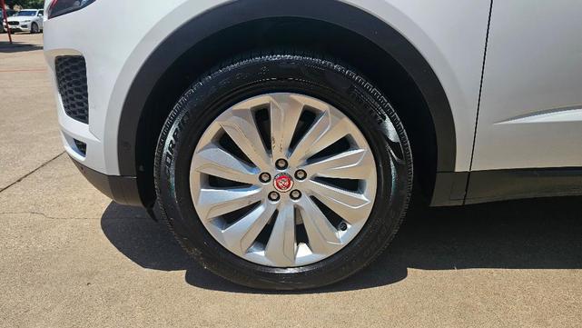 Photo of 2018 Fuji White Jaguar E-PACE