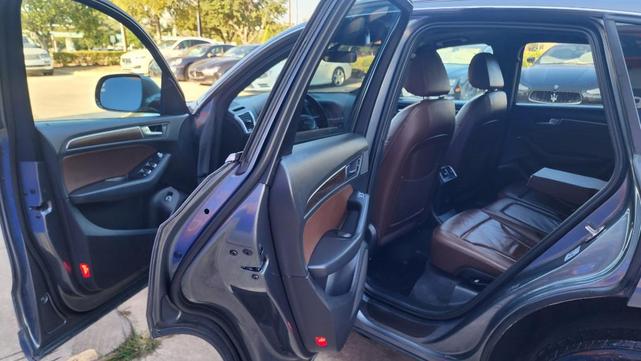 Photo of 2017 Monsoon Gray Metallic Audi Q5