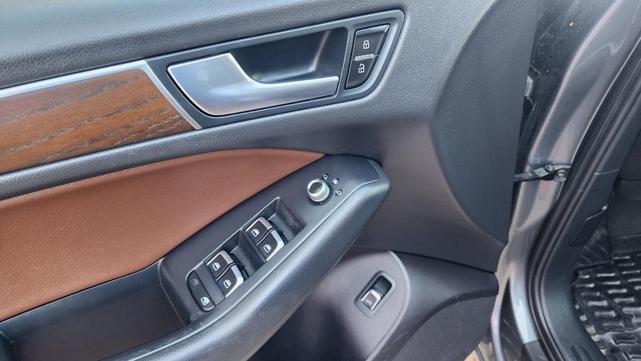 Photo of 2017 Monsoon Gray Metallic Audi Q5