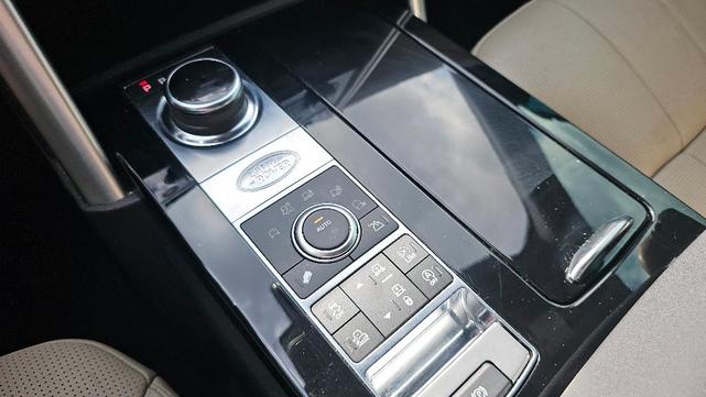 Photo of 2018 Lorie Blue Land Rover Discovery