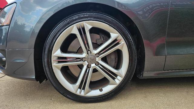 Photo of 2013 Gray Audi S8
