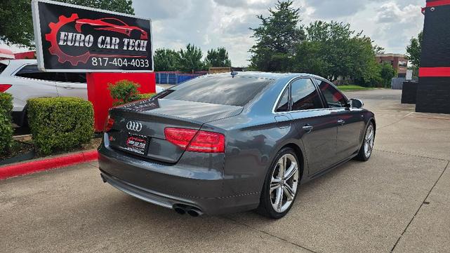 Photo of 2013 Gray Audi S8