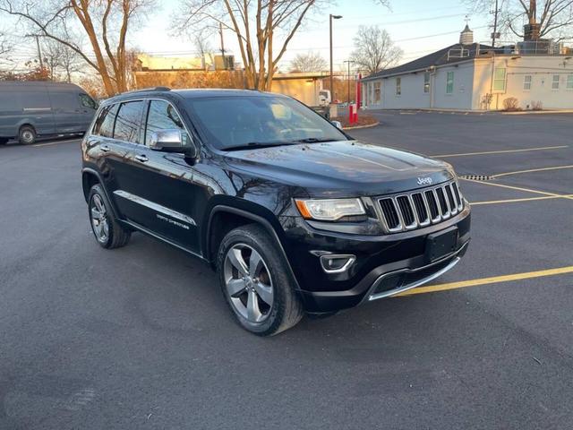 Photo of 2015 Brilliant Black Crystal Pearl Coat Jeep Grand Cherokee
