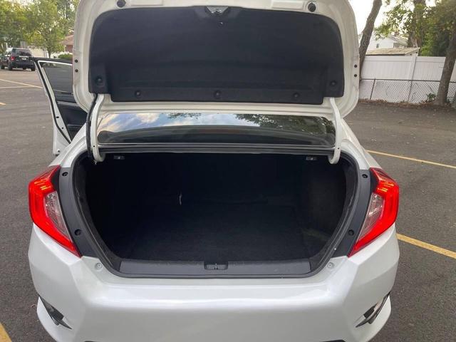 Photo of 2018 White Orchid Pearl Honda Civic