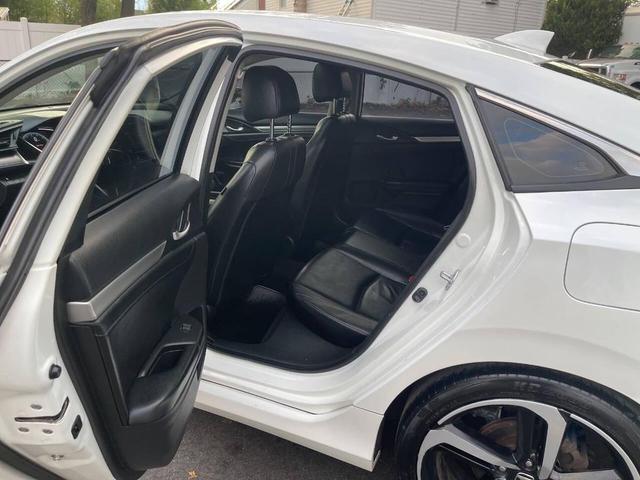 Photo of 2018 White Orchid Pearl Honda Civic