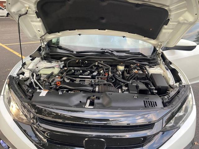 Photo of 2018 White Orchid Pearl Honda Civic