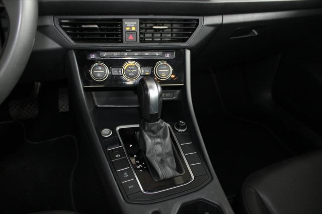 Photo of 2020 Black Uni Volkswagen Jetta