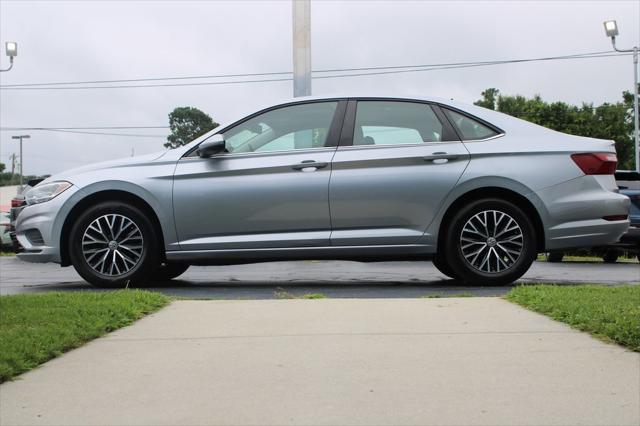 Photo of 2020 Black Uni Volkswagen Jetta