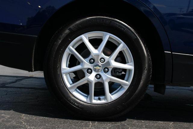 Photo of 2022 Blue Glow Metallic Chevrolet Equinox