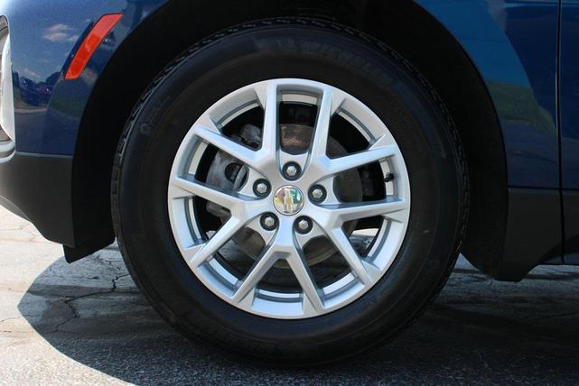 Photo of 2022 Blue Glow Metallic Chevrolet Equinox
