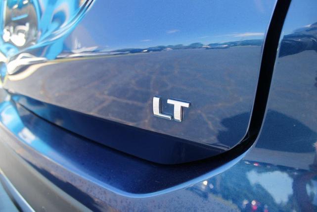 Photo of 2022 Blue Glow Metallic Chevrolet Equinox