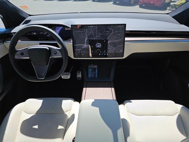 Photo of 2024 Gray Tesla Model X