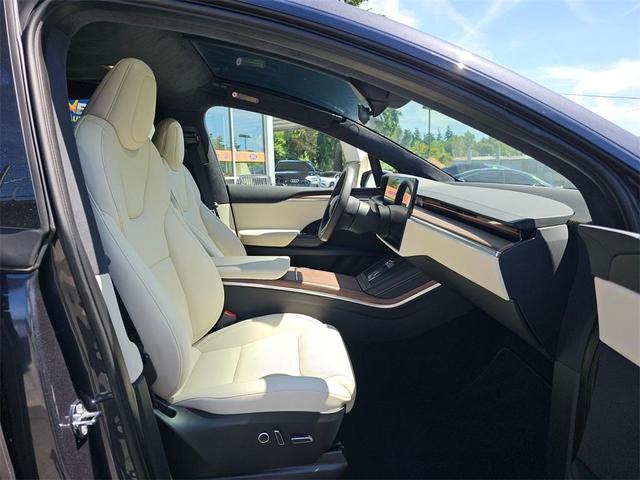 Photo of 2024 Gray Tesla Model X