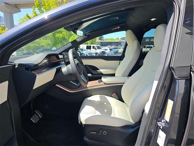 Photo of 2024 Gray Tesla Model X