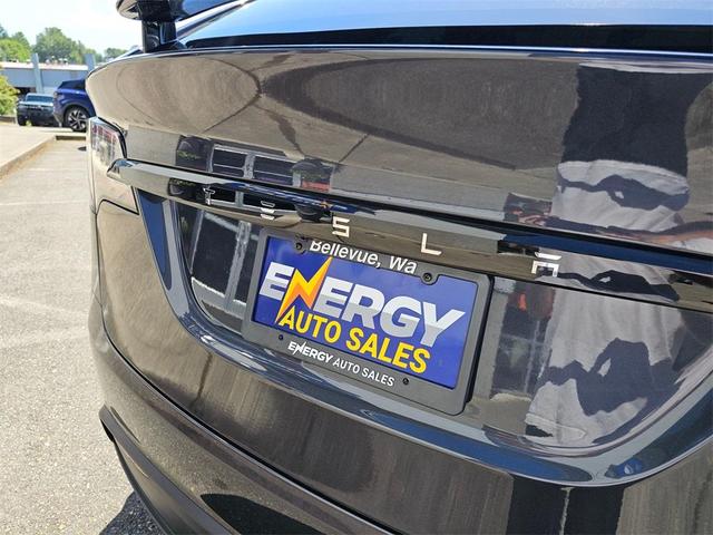 Photo of 2024 Gray Tesla Model X