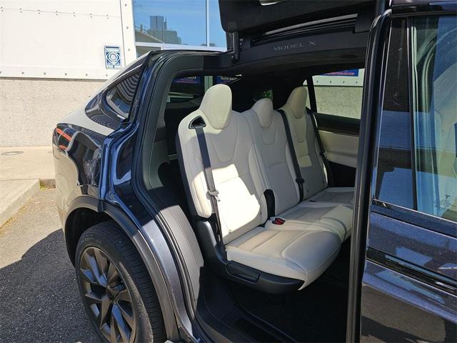 Photo of 2024 Gray Tesla Model X