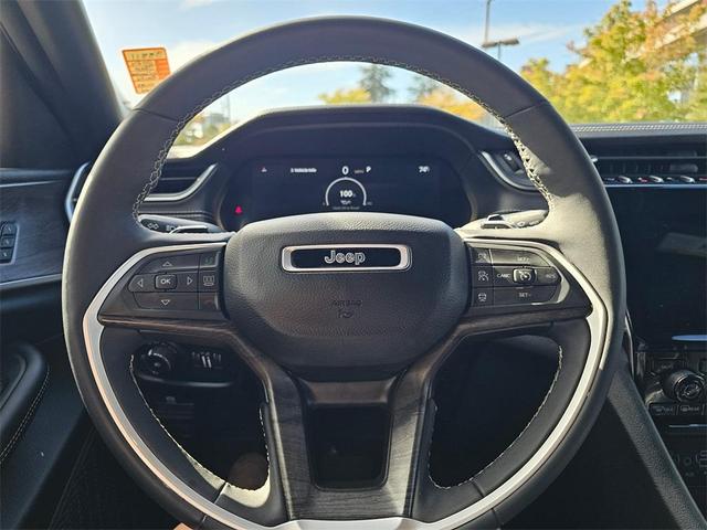 Photo of 2024 Metallic Jeep Grand Cherokee L
