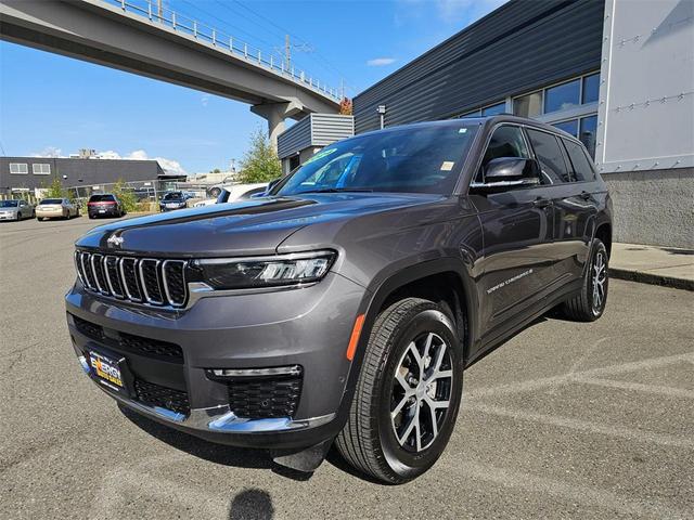 Photo of 2024 Metallic Jeep Grand Cherokee L