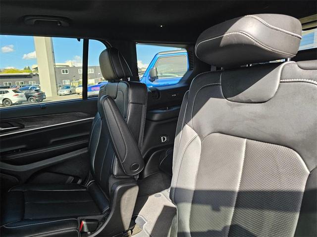 Photo of 2024 Metallic Jeep Grand Cherokee L