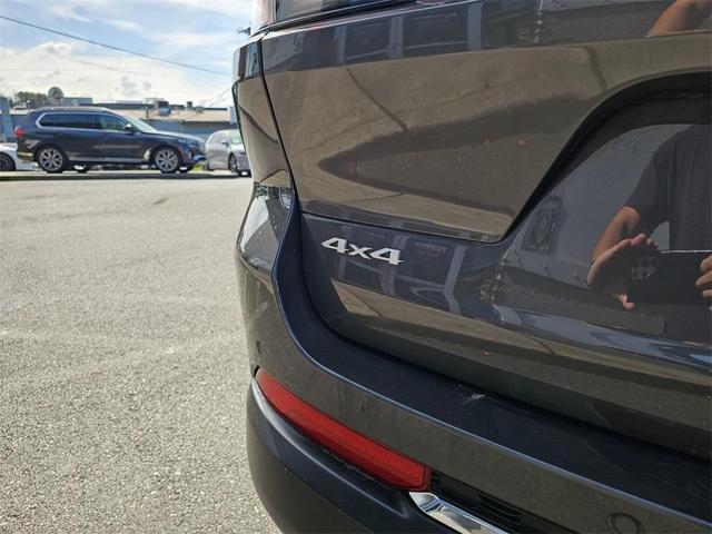 Photo of 2024 Metallic Jeep Grand Cherokee L