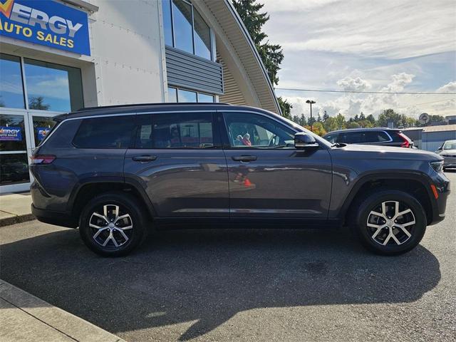 Photo of 2024 Metallic Jeep Grand Cherokee L