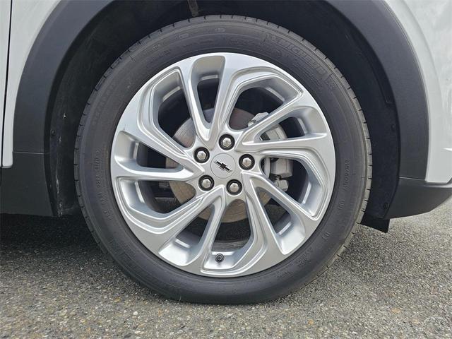 Photo of 2022 Summit White Chevrolet Bolt EUV