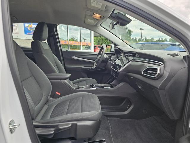 Photo of 2022 Summit White Chevrolet Bolt EUV