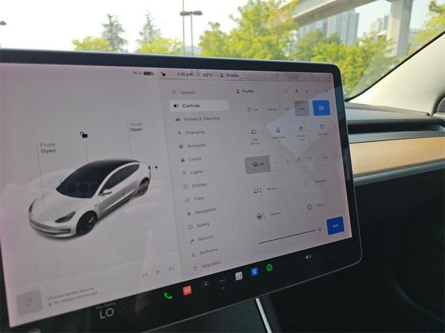 Photo of 2020 Pearl White Multi Tesla Model 3