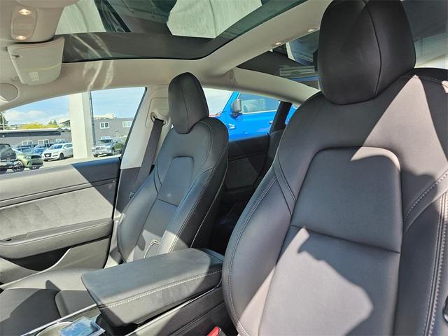 Photo of 2020 Pearl White Multi Tesla Model 3