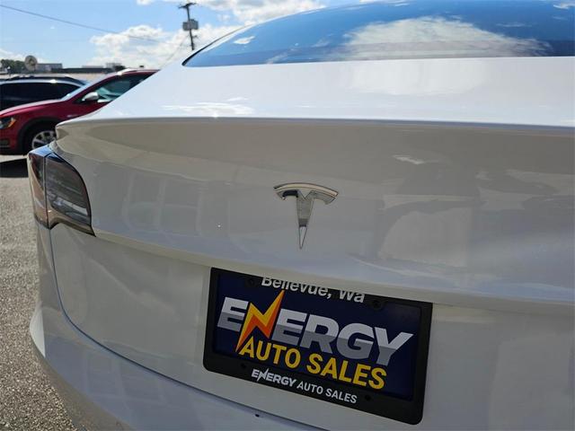 Photo of 2020 Pearl White Multi Tesla Model 3
