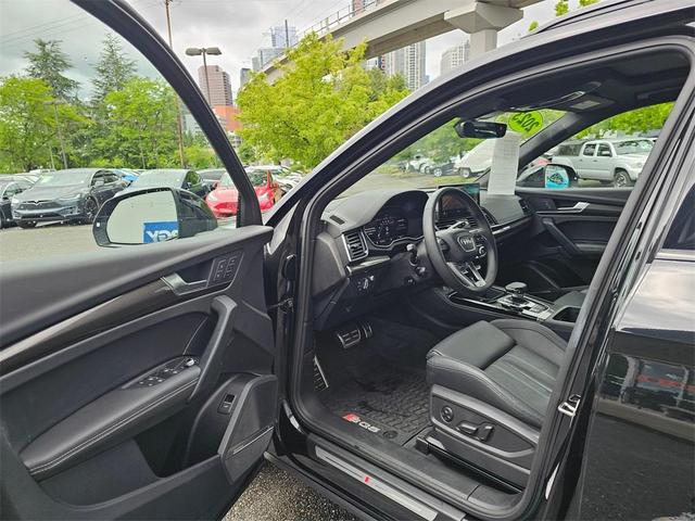 Photo of 2023 Mythos Black Metallic Audi SQ5