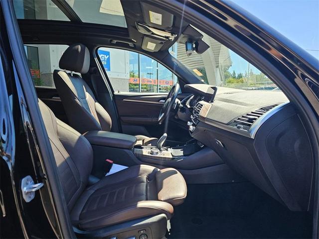 Photo of 2018 Jet Black BMW X3