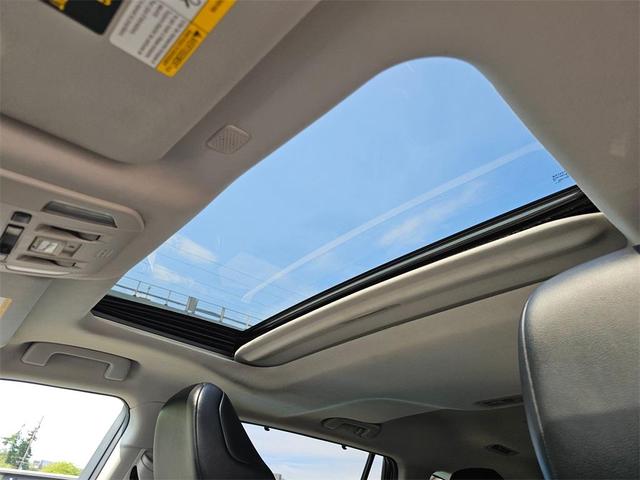 Photo of 2021 Midnight Black Toyota Highlander
