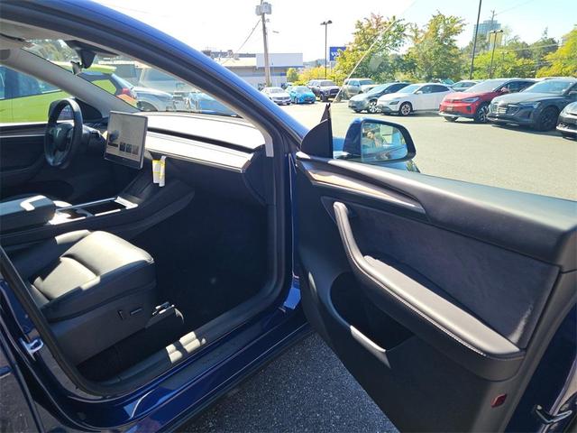 Photo of 2023 Deep Blue Metallic Tesla Model Y