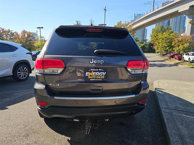 Photo of 2017 Granite Crystal Clearcoat Metallic Jeep Grand Cherokee