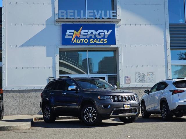 Photo of 2017 Granite Crystal Clearcoat Metallic Jeep Grand Cherokee