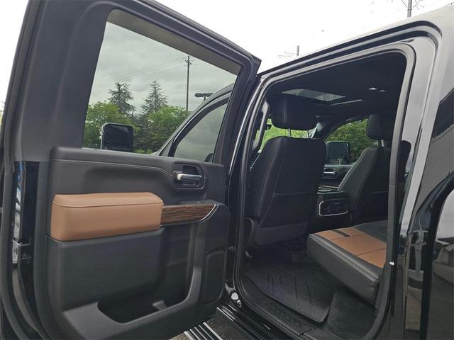 Photo of 2022 Black Chevrolet Silverado 2500