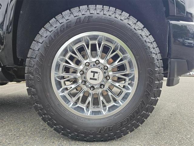 Photo of 2022 Black Chevrolet Silverado 2500